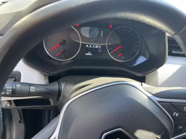 Renault Clio 2023 - 15250 EUR, 106900 km - AUTO.MOTO.pt - 106900km - foto 11 de 16