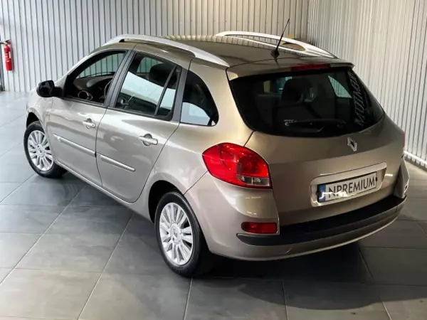 Renault Clio Break 2012 - 6500 EUR, 190800 km - AUTO.MOTO.pt - 190800km - foto 10 de 34