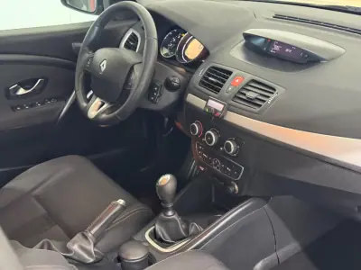 Renault Mégane 2010 - 5990 EUR, 268926 km - AUTO.MOTO.pt - 268926km - foto 13 de 18