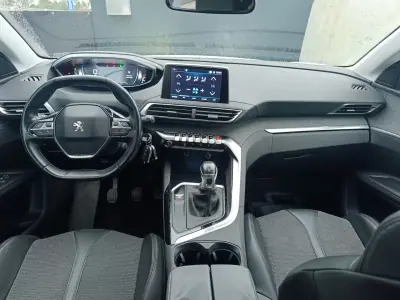 Peugeot 5008 2018 - 14990 EUR, 172200 km - AUTO.MOTO.pt - 172200km - foto 18 de 26