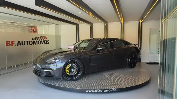 Porsche Panamera 2016 - 62500 EUR, 186989 km - AUTO.MOTO.pt - 186989km - foto 2 de 69
