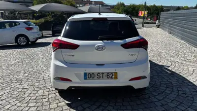 Hyundai i20 2017 - 11390 EUR, 78000 km - AUTO.MOTO.pt - 78000km - foto 5 de 20