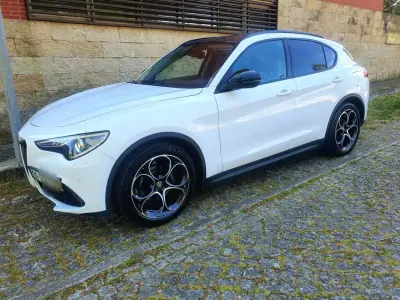 Alfa Romeo Stelvio 2020 - 29980 EUR, 47900 km - AUTO.MOTO.pt - 47900km - foto 14 de 28