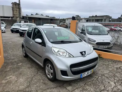 Peugeot 107 2010 - 4950 EUR, 135993 km - AUTO.MOTO.pt - 135993km - foto 3 de 5