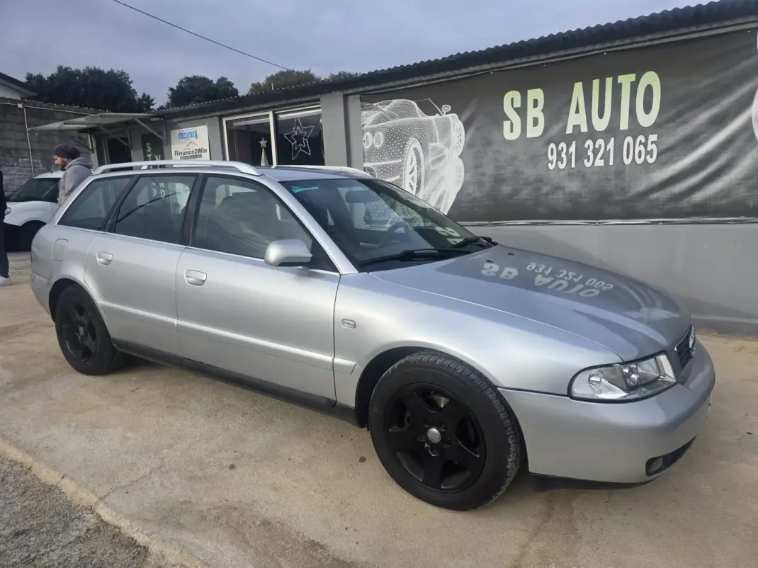 Audi A4 Avant 2001 - 2250 EUR, 372500 km - 372500km - foto 1 de 17