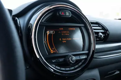 MINI Clubman 2016 - 15900 EUR, 151297 km - 151297km - foto 12 de 19