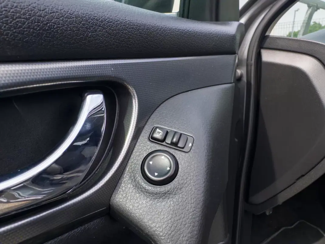 Nissan Qashqai 2018 - 18990 EUR, 123000 km - AUTO.MOTO.pt - 123000km - foto 16 de 40