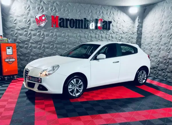 Alfa Romeo Giulietta 2012 - 13750 EUR, 119336 km - AUTO.MOTO.pt - 119336km - foto 7 de 35