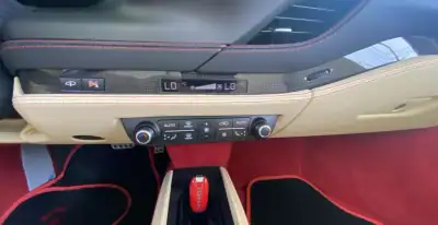 Ferrari F8 Tributo 2022 - 425600 EUR, 4336 km - AUTO.MOTO.pt - 4336km - foto 21 de 54