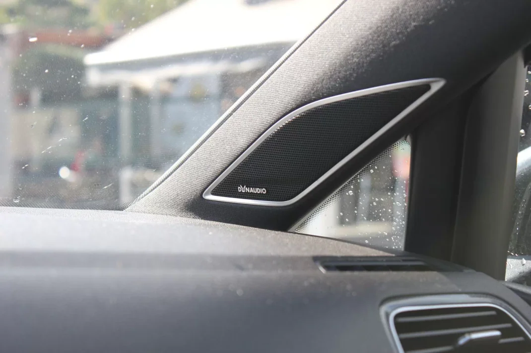 Volkswagen Golf 2015 - 18500 EUR, 230100 km - AUTO.MOTO.pt - 230100km - foto 18 de 19