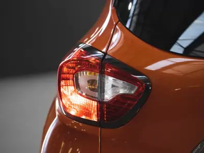 Renault Captur 2016 - 10990 EUR, 135642 km - AUTO.MOTO.pt - 135642km - foto 12 de 19