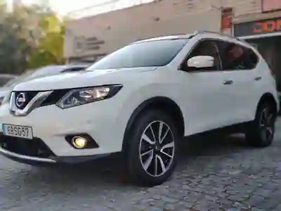 Nissan X-Trail 2016 - 13900 EUR, 207000 km - AUTO.MOTO.pt - 207000km - foto 4 de 15