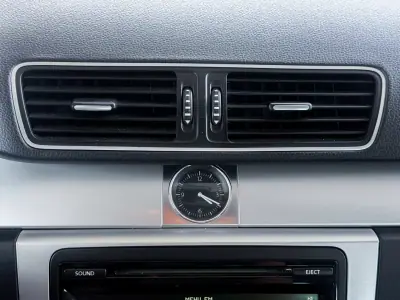 Volkswagen Passat Variant 2013 - 8500 EUR, 239977 km - AUTO.MOTO.pt - 239977km - foto 24 de 25