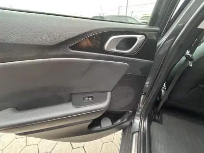 Kia XCeed 2020 - 14990 EUR, 162439 km - AUTO.MOTO.pt - 162439km - foto 14 de 19