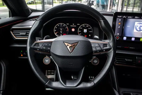 Cupra Formentor 2022 - 59900 EUR, 60788 km - AUTO.MOTO.pt - 60788km - foto 18 de 53