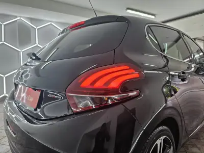 Peugeot 208 2019 - 11950 EUR, 90328 km - AUTO.MOTO.pt - 90328km - foto 10 de 90
