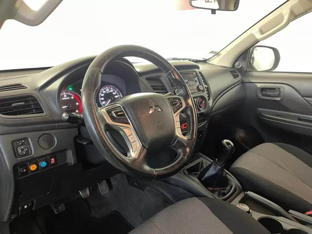 Mitsubishi L200 2022 - 32500 EUR, 31000 km - AUTO.MOTO.pt - 31000km - foto 13 de 26