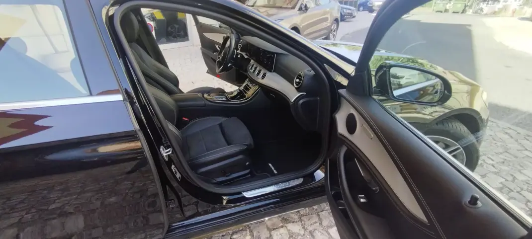 Mercedes-Benz E 300 2022 - 34950 EUR, 125970 km - AUTO.MOTO.pt - 125970km - foto 33 de 36