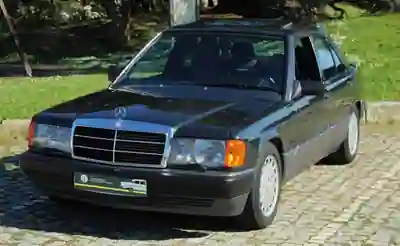Mercedes-Benz 190 E 1989 - 16900 EUR, 200000 km - foto 5 de 15