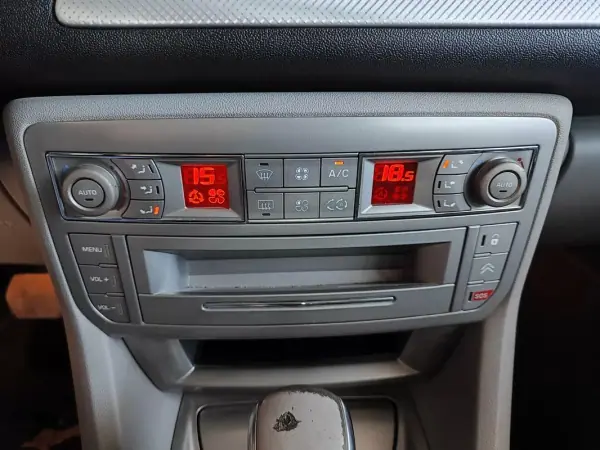 Citroën C5 Tourer 2017 - 9500 EUR, 248400 km - AUTO.MOTO.pt - 248400km - foto 34 de 38