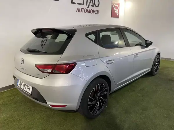 SEAT Leon 2013 - 8500 EUR, 258000 km - AUTO.MOTO.pt - 258000km - foto 9 de 27