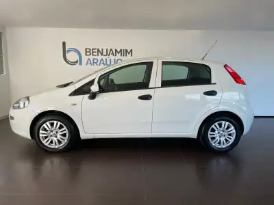 Fiat Punto 2017 - 9250 EUR, 97114 km - AUTO.MOTO.pt - 97114km - foto 3 de 13