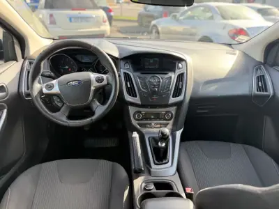 Ford Focus 2014 - 8250 EUR, 213902 km - AUTO.MOTO.pt - 213902km - foto 11 de 19