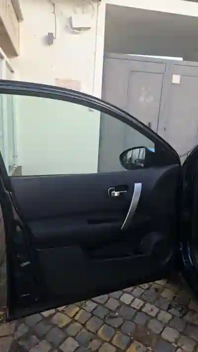 Nissan Qashqai 2012 - 6000 EUR, 337000 km - foto 4 de 10