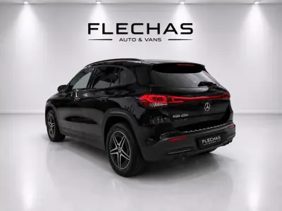 Mercedes-Benz EQA 2022 - 31500 EUR, 99000 km - AUTO.MOTO.pt - 99000km - foto 8 de 9