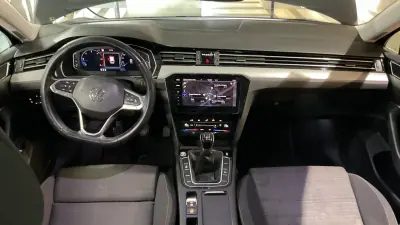 Volkswagen Passat Variant 2020 - 18999 EUR, 132121 km - AUTO.MOTO.pt - 132121km - foto 5 de 13