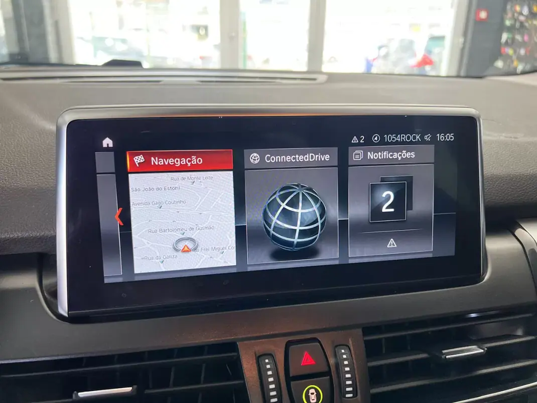 BMW 225xe Active Tourer 2021 - 21600 EUR, 67368 km - AUTO.MOTO.pt - 67368km - foto 12 de 25