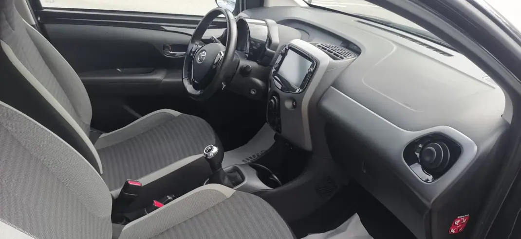 Toyota Aygo 2019 - 12000 EUR, 164890 km - AUTO.MOTO.pt - 164890km - foto 3 de 12