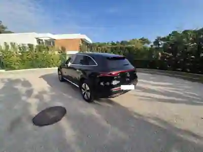 Mercedes-Benz EQC 2023 - 40000 EUR, 31000 km - AUTO.MOTO.pt - 31000km - foto 7 de 16