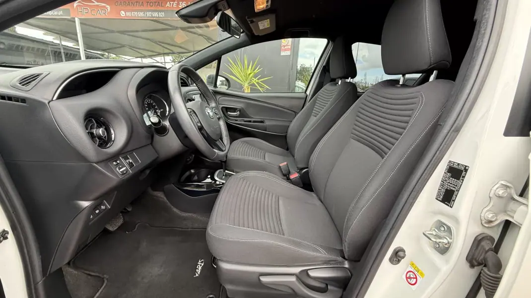 Toyota Yaris 2018 - 16990 EUR, 80000 km - AUTO.MOTO.pt - 80000km - foto 21 de 29
