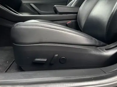 Tesla Model 3 2019 - 22995 EUR, 126801 km - AUTO.MOTO.pt - 126801km - foto 14 de 40