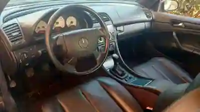Mercedes-Benz CLK 200 1999 - 7750 EUR, 162000 km - AUTO.MOTO.pt - 162000km - foto 6 de 10