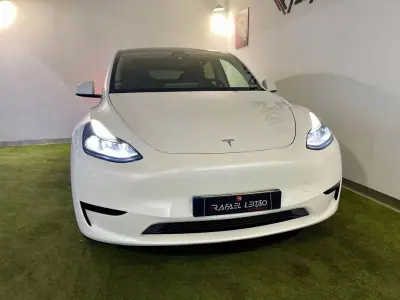 Tesla Model Y 2023 - 35450 EUR, 75000 km - AUTO.MOTO.pt - 75000km - foto 6 de 39
