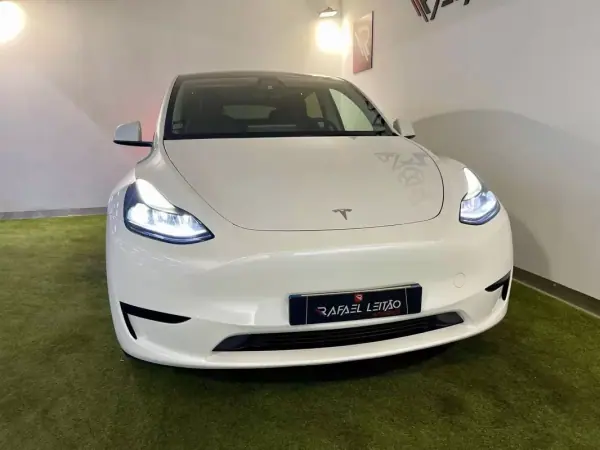 Tesla Model Y 2023 - 35450 EUR, 75000 km - AUTO.MOTO.pt - 75000km - foto 6 de 39