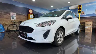 Ford Fiesta 2018 - 13500 EUR, 60152 km - AUTO.MOTO.pt - 60152km - foto 3 de 22