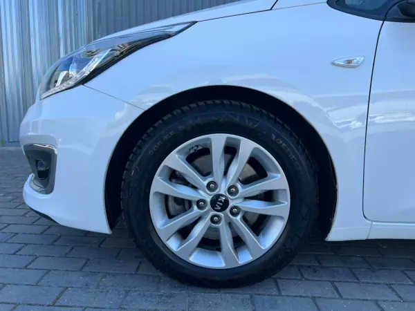 Kia Ceed SW 2018 - 10950 EUR, 79800 km - AUTO.MOTO.pt - 79800km - foto 5 de 16