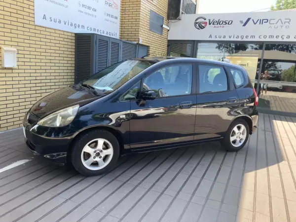 Honda Jazz 2006 - 5500 EUR, 129870 km - AUTO.MOTO.pt - 129870km - foto 2 de 17