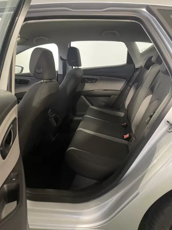 SEAT Leon 2013 - 8500 EUR, 258000 km - AUTO.MOTO.pt - 258000km - foto 20 de 27