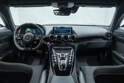 Mercedes-Benz AMG GT 2020 - 279950 EUR, 12000 km - AUTO.MOTO.pt - 12000km - foto 36 de 60