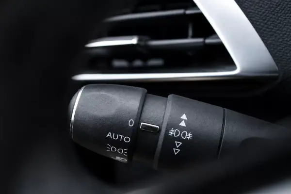 Peugeot 3008 2016 - 16250 EUR, 118234 km - AUTO.MOTO.pt - 118234km - foto 25 de 30
