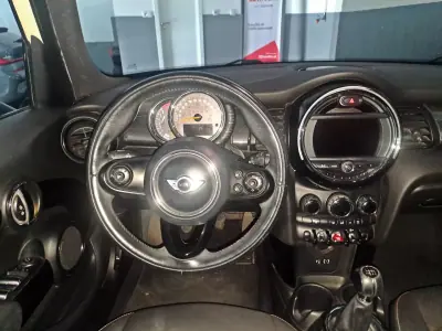 MINI 5 Portas 2015 - 12500 EUR, 130000 km - AUTO.MOTO.pt - 130000km - foto 10 de 19