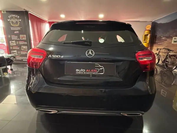 Mercedes-Benz A 180 2016 - 16750 EUR, 201775 km - AUTO.MOTO.pt - 201775km - foto 5 de 23