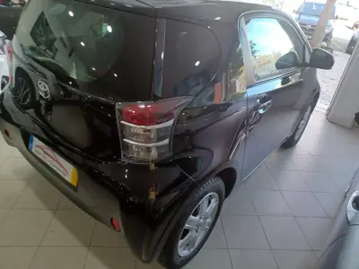Toyota iQ 2010 - 7490 EUR, 104014 km - foto 6 de 33