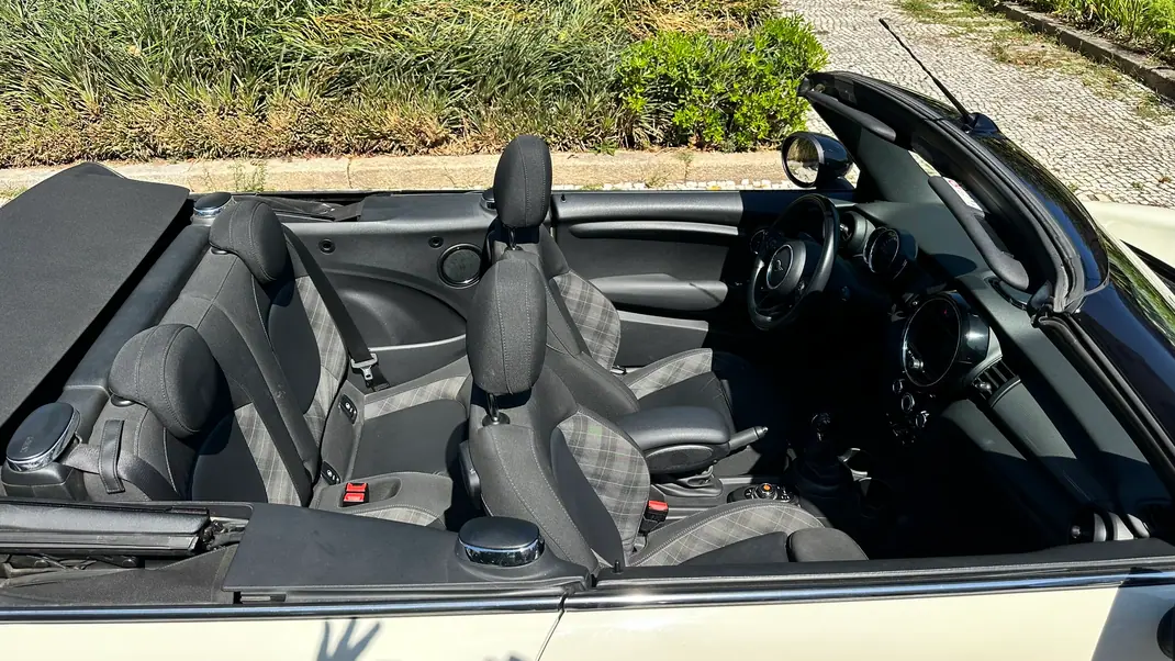 MINI Cooper 2018 - 18500 EUR, 48000 km - AUTO.MOTO.pt - 48000km - foto 11 de 28