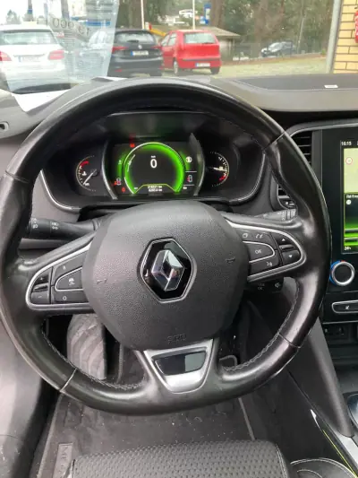 Renault Mégane Sport Tourer 2017 - 13900 EUR, 218321 km - AUTO.MOTO.pt - 218321km - foto 11 de 21