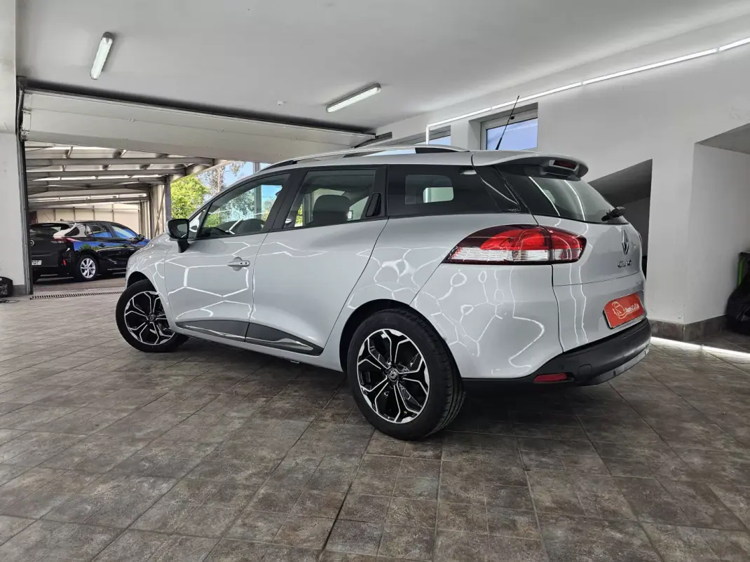 Renault Clio Sport Tourer 2019 - 8650 EUR, 259539 km - AUTO.MOTO.pt - 259539km - foto 8 de 24